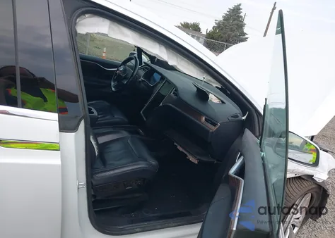 2016 Tesla Model X 60D/70D/75D/90D from USA, damaged, VIN 5YJXCAE2XGF009161